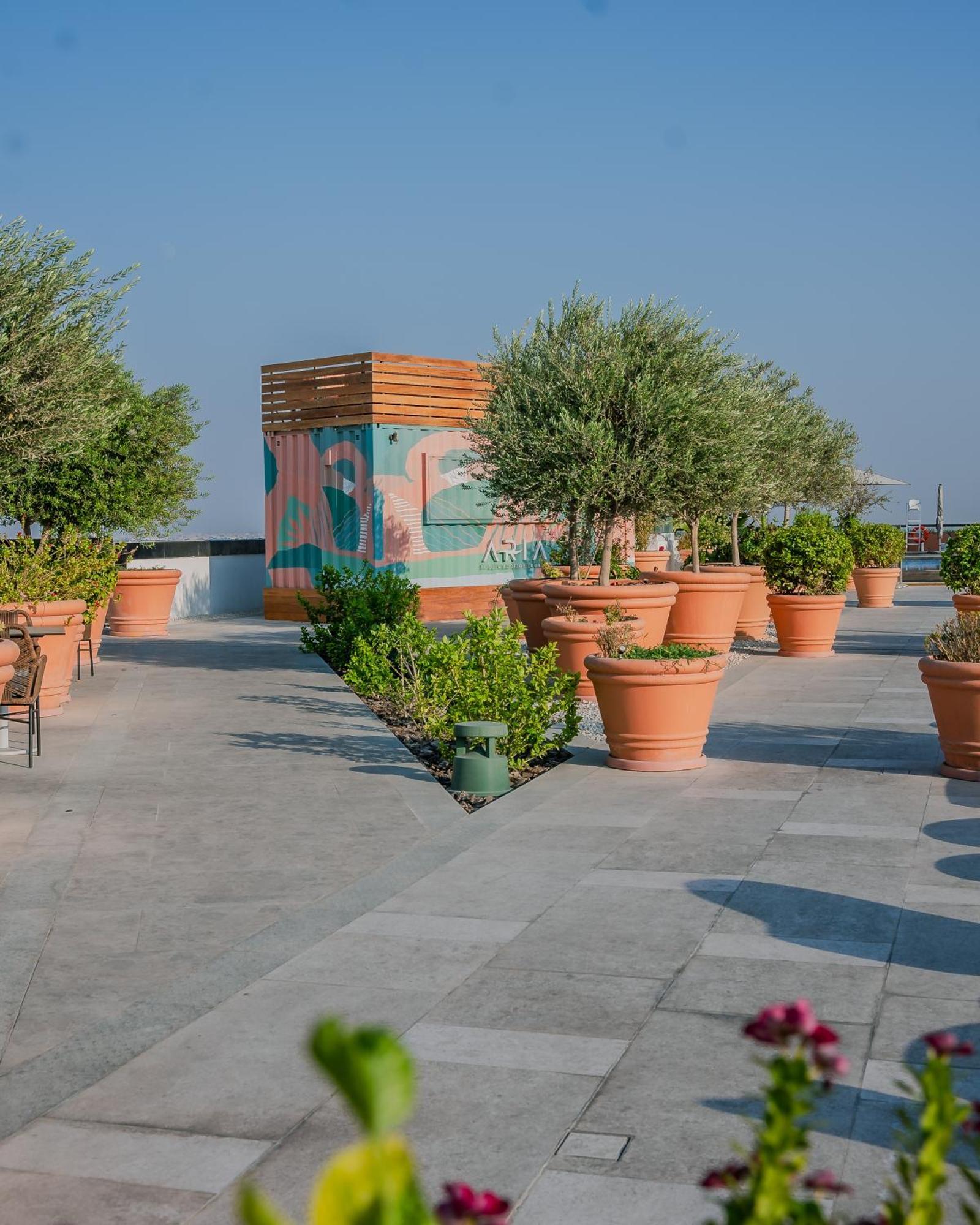 Grand Mercure Dubai City Exterior photo Rooftop garden